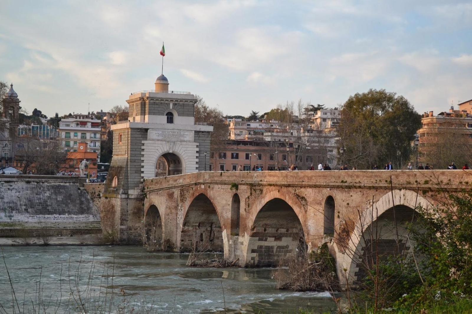 Dolcevita Ponte Milvio Rome Extérieur photo